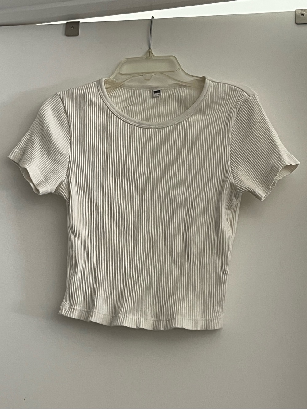 Uniqlo Cream Ribbed Short Sleeve Tee